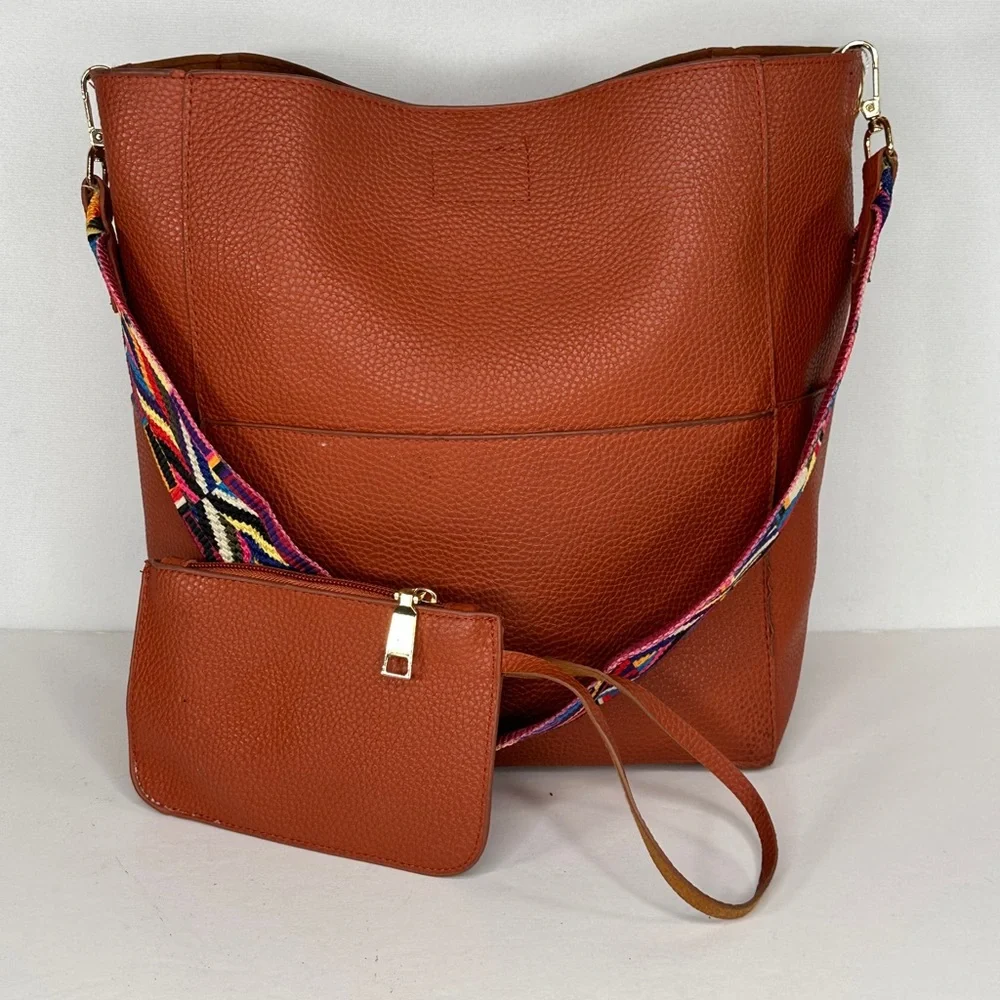 Hobo Bucket Bag Reversible Colorful Strap Matching Small Pouch Top Magnetic Snap